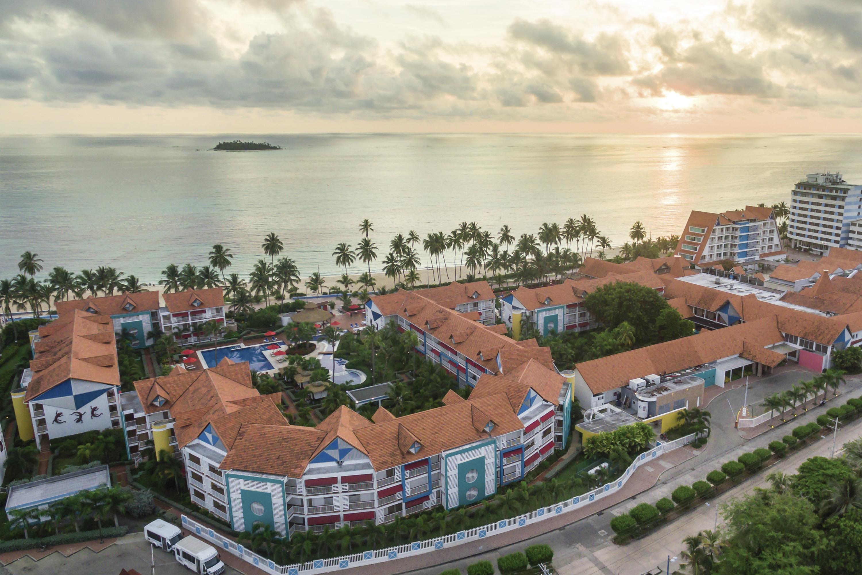 Decameron Isleno Hotel